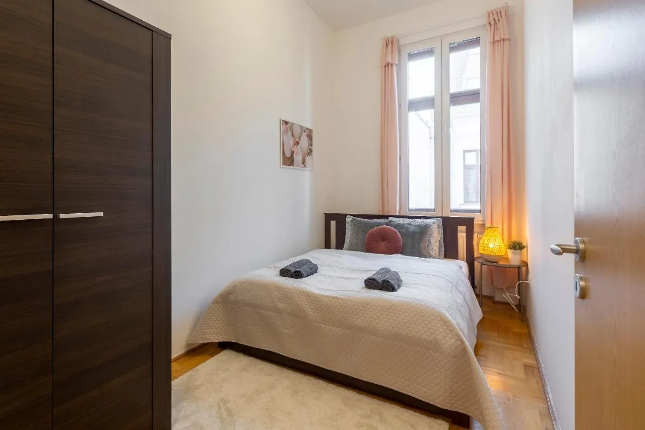Gozdsu Downtown Apartment Cozy Vibe By Azg Budapest