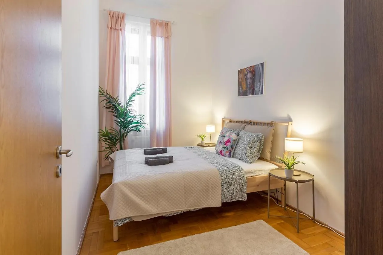 Gozdsu Downtown Apartment Cozy Vibe By Azg Budapest