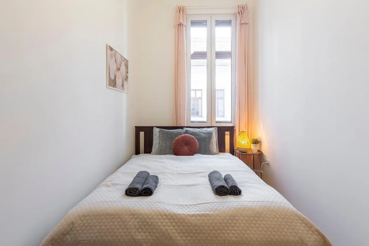 Gozdsu Downtown Apartment Cozy Vibe By Azg Budapest