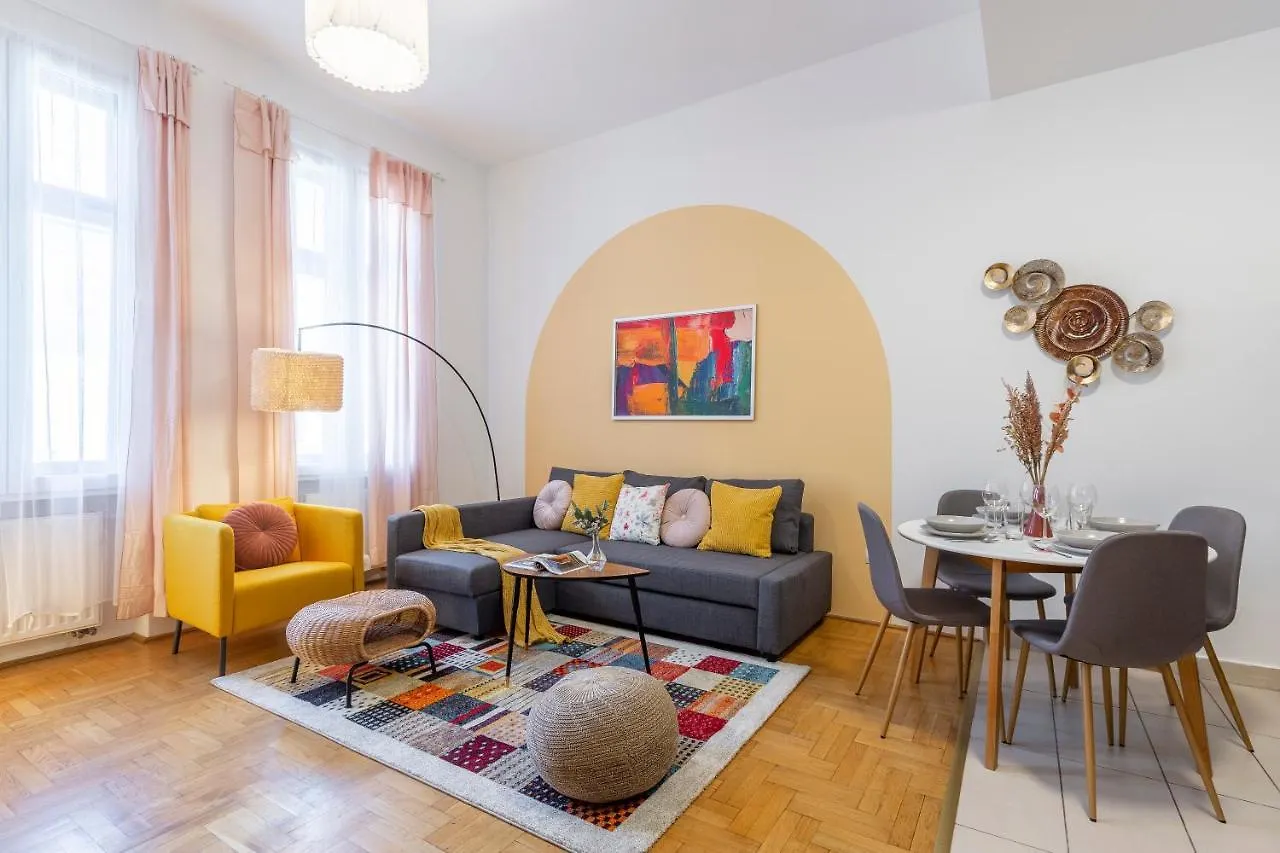 Gozdsu Downtown Apartment Cozy Vibe By Azg Budapest Hungary
